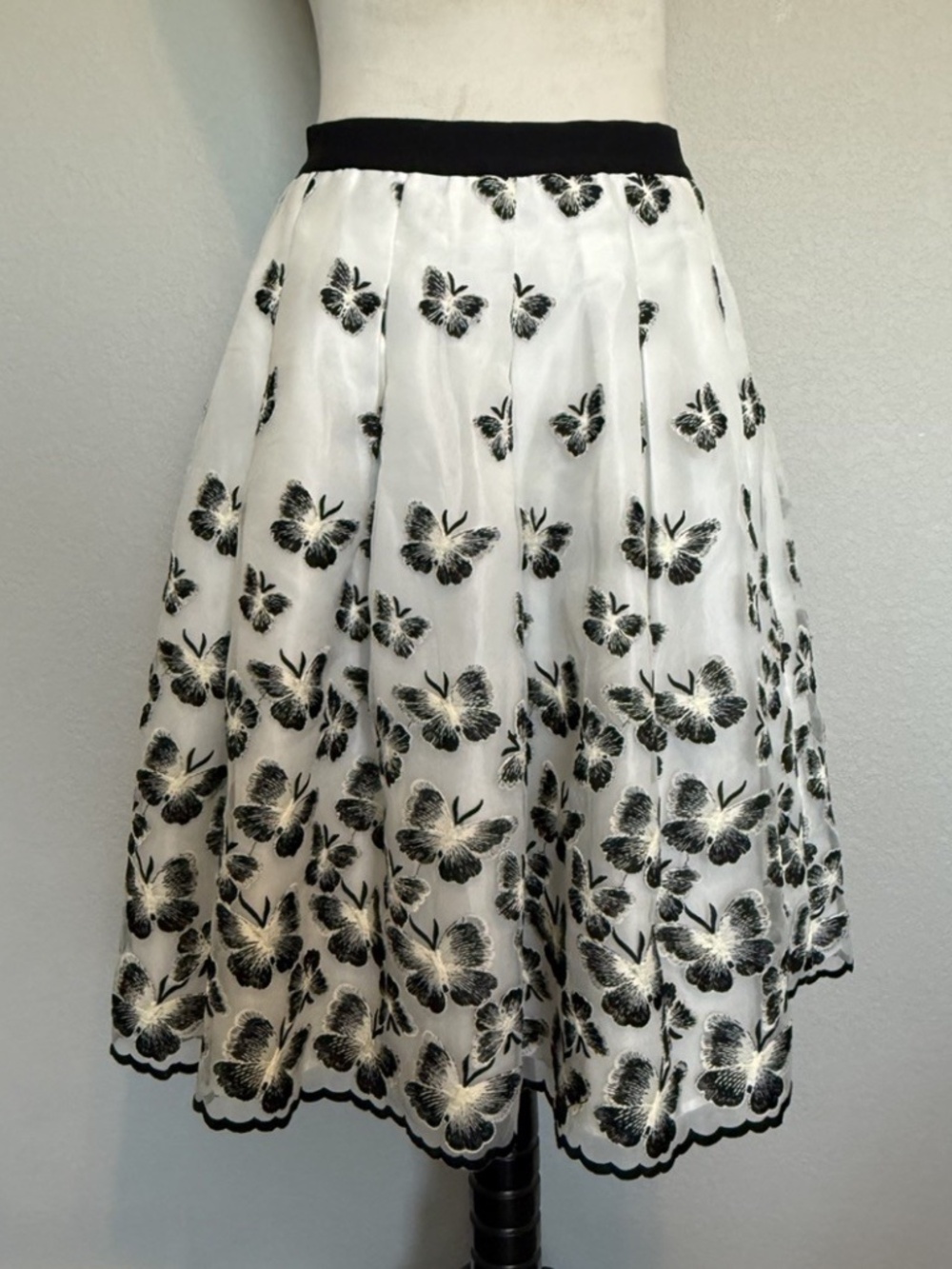 Talbots Womens Size 4 Ivory Black Butterfly Embroidered Tulle Skirt